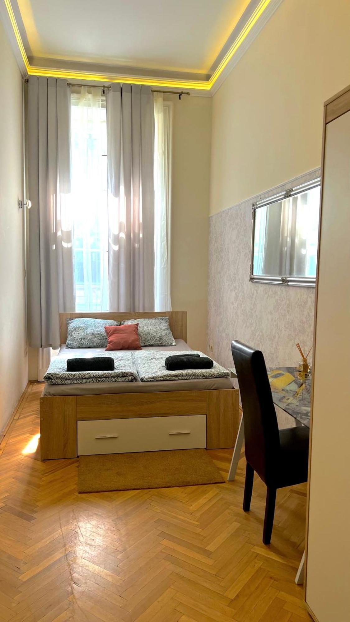 Best Of Guest House By Small Home Budapest Bagian luar foto